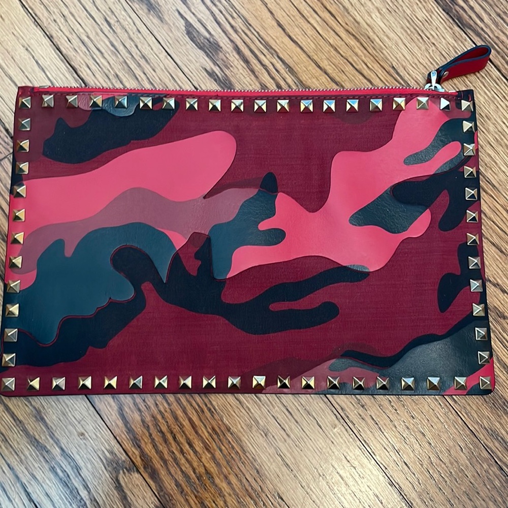 PRICE DROP 🎉🎉🎉🎉Valentino red cammo  stud clutch/pouch  brand new